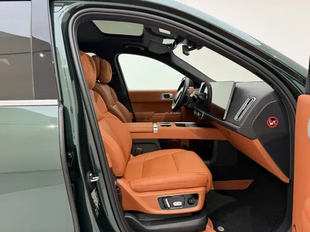Li Auto L8 — Фото автомобиля 18