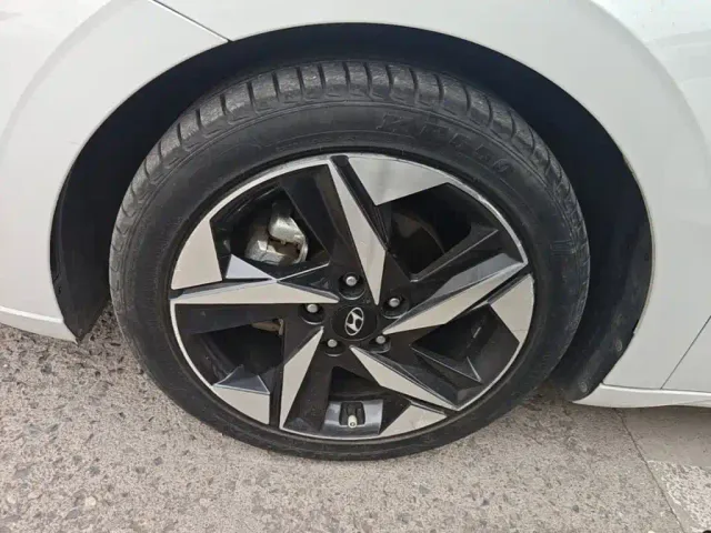 Hyundai Elantra — Фото автомобиля 22