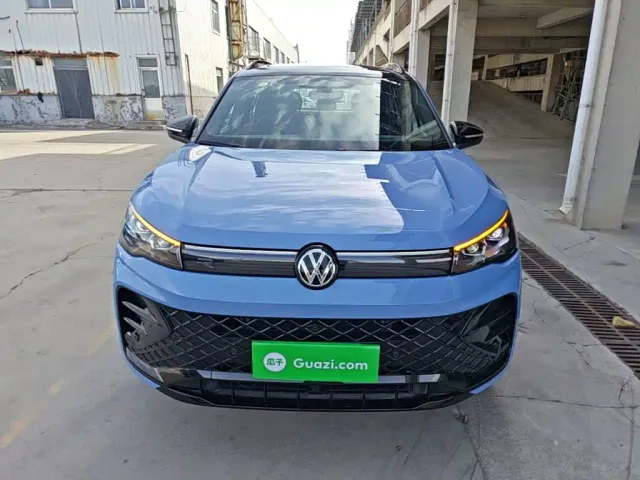 Volkswagen Tiguan L — Фото автомобиля 2