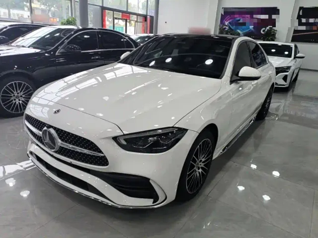 Фотография автомобиля — Mercedes-Benz C-Class