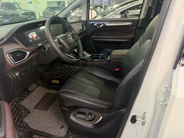 GAC Trumpchi M6 — Фото автомобиля 2
