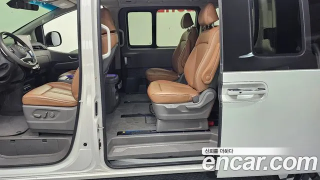 Hyundai Staria Staria Lounge 9 мест — Фото автомобиля 11