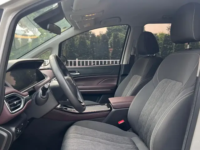 GAC Trumpchi M6 — Фото автомобиля 9