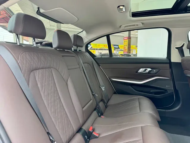 BMW 3 Series — Фото автомобиля 13