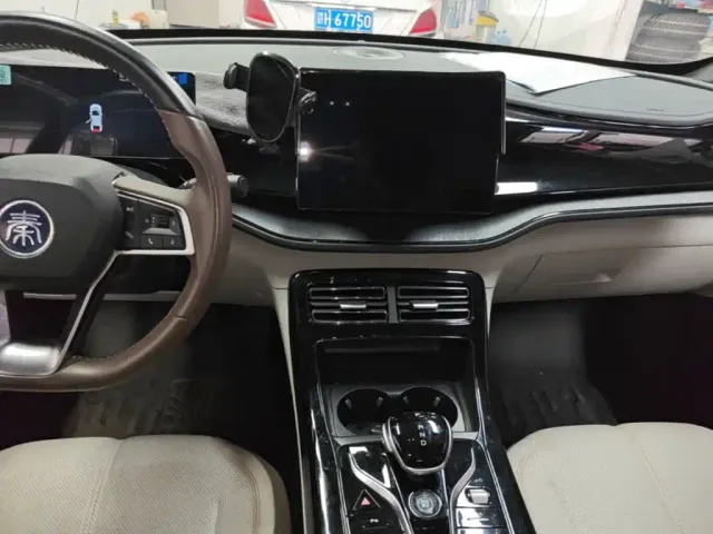 BYD Qin PLUS — Фото автомобиля 12