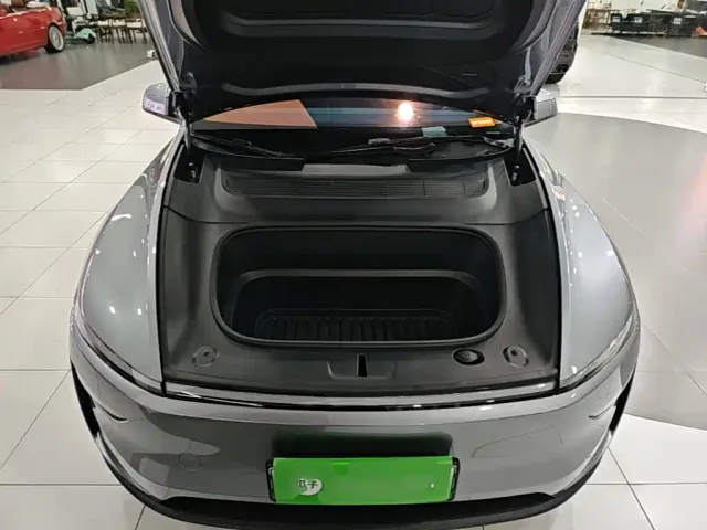 Tesla Model Y — Фото автомобиля 19