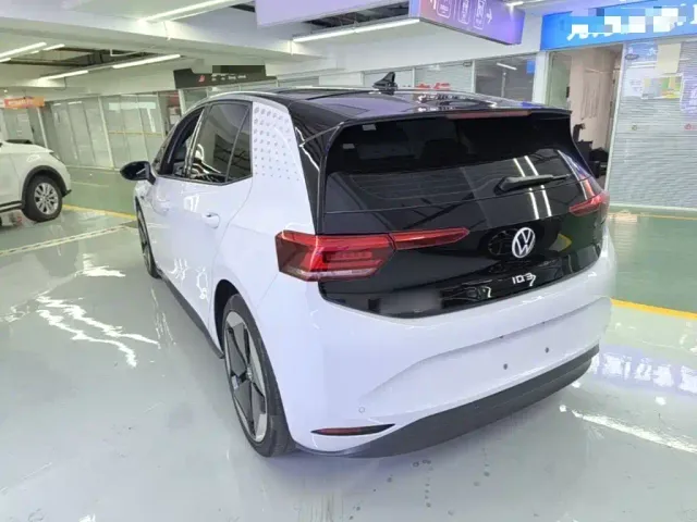 Volkswagen ID.3 — Фото автомобиля 4