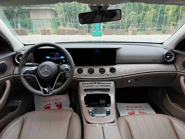 Mercedes-Benz E-Class — Фото автомобиля 13