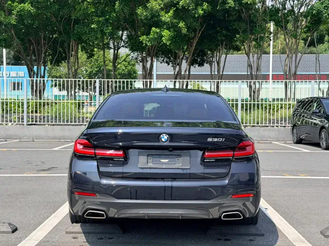 BMW 5 Series — Фото автомобиля 18