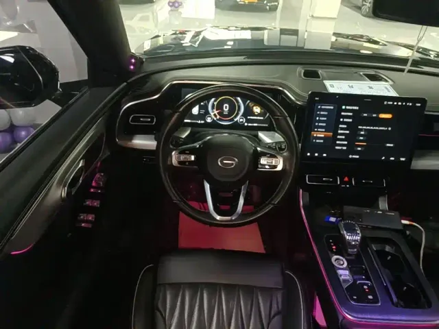GAC Trumpchi GS8 — Фото автомобиля 10