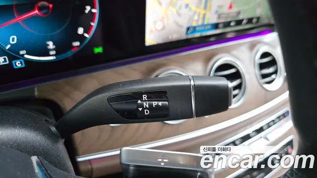 Mercedes-Benz E-Class — Фото автомобиля 9