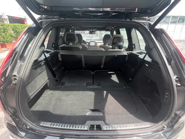 Volvo XC90 — Фото автомобиля 12