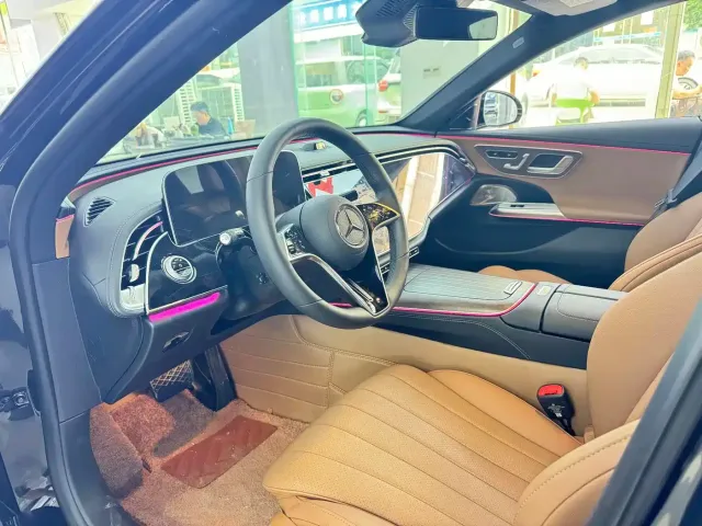 Mercedes-Benz E-Class — Фото автомобиля 6
