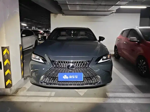 Lexus ES — Фото автомобиля 2