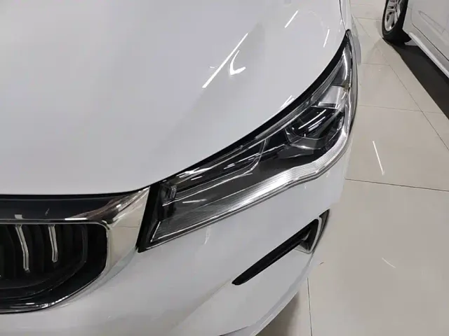 Geely Emgrand — Фото автомобиля 23