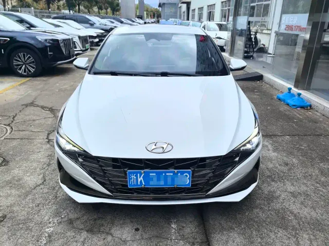 Hyundai Elantra — Фото автомобиля 2