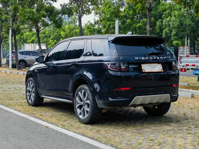 Land Rover Discovery Sport — Фото автомобиля 4