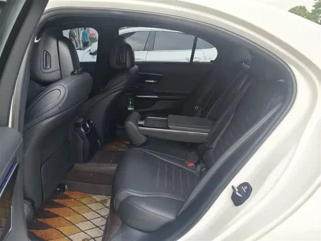 Mercedes-Benz C-Class — Фото автомобиля 7