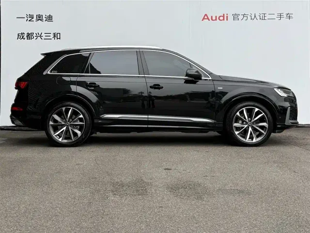 Audi Q7 — Фото автомобиля 2