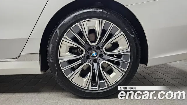 BMW 7 Series G70 — Фото автомобиля 6