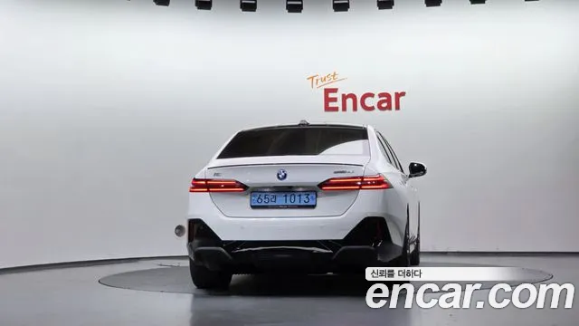 BMW i5 G60 — Фото автомобиля 4