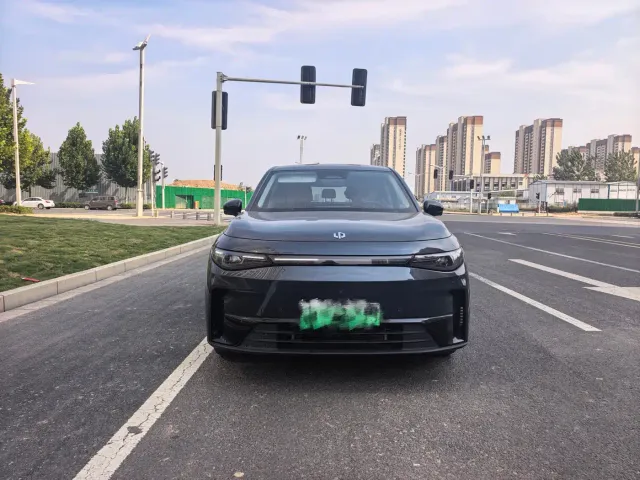 Leapmotor C10 — Фото автомобиля 2