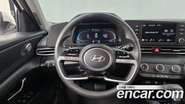 Hyundai Avante CN7 — Фото автомобиля 18