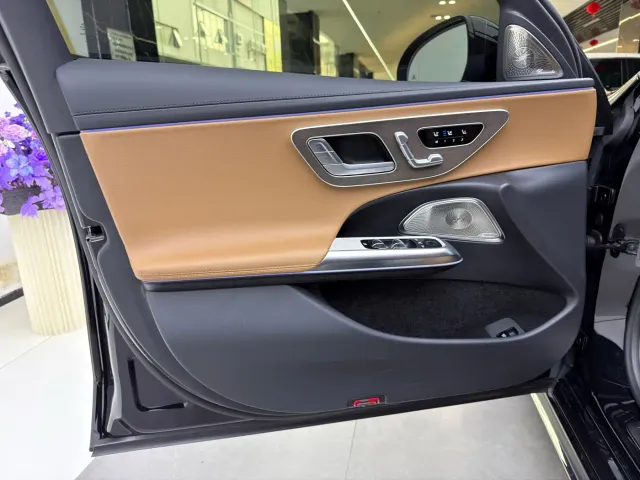 Mercedes-Benz E-Class — Фото автомобиля 9