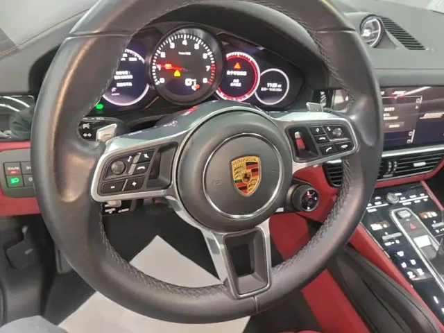 Porsche Cayenne — Фото автомобиля 6