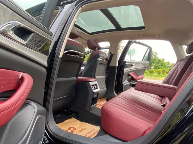 Hongqi H5 — Фото автомобиля 13