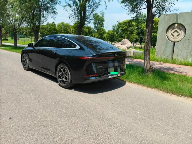 Changan Qiyuan A07 — Фото автомобиля 9