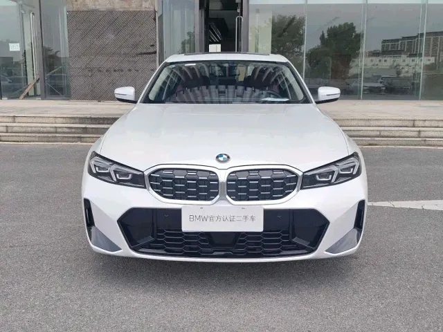 BMW 3 Series — Фото автомобиля 2