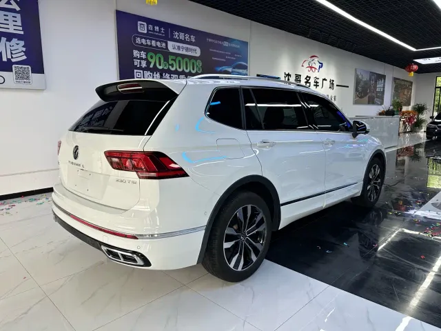 Volkswagen Tiguan L — Фото автомобиля 9