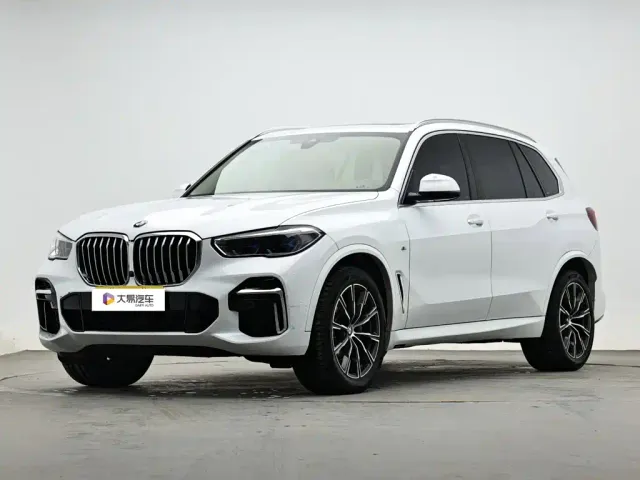 Фотография автомобиля — BMW X5