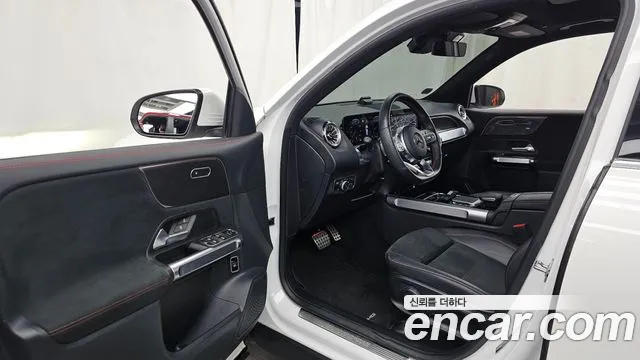 Mercedes-Benz GLB-Class — Фото автомобиля 10