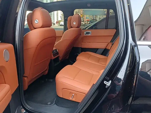 Li Auto L6 — Фото автомобиля 16