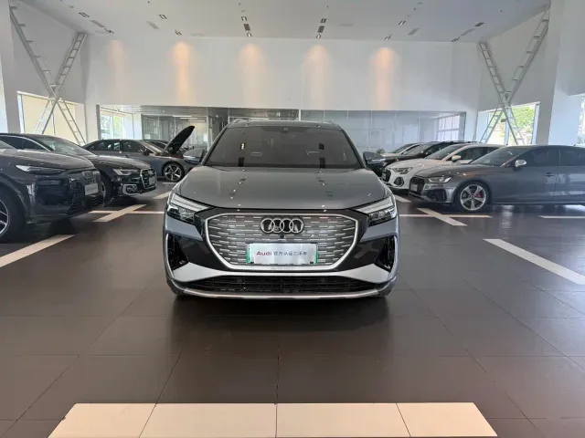 Audi Q4 e-tron — Фото автомобиля 2