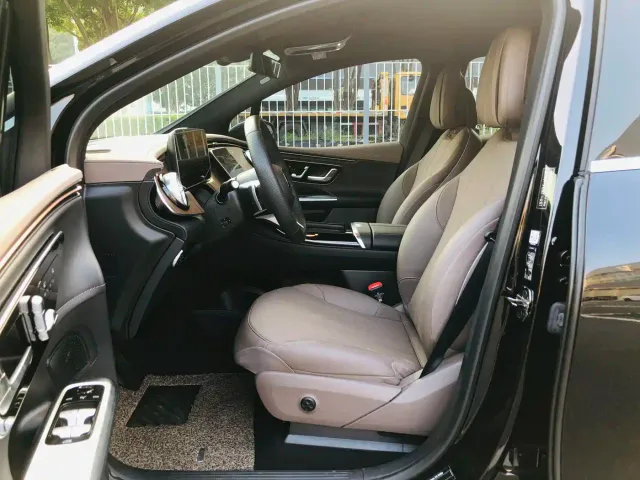 Mercedes-Benz EQE SUV — Фото автомобиля 6