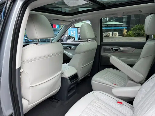 GAC Trumpchi GS8 — Фото автомобиля 9