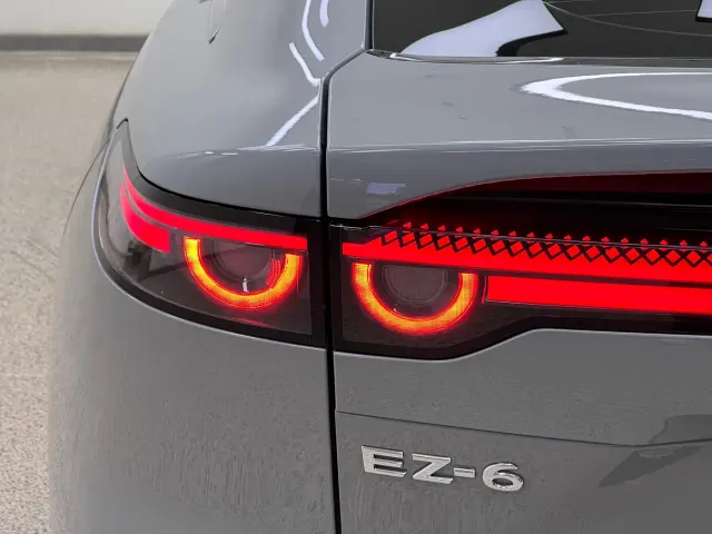 Mazda EZ-6 — Фото автомобиля 9