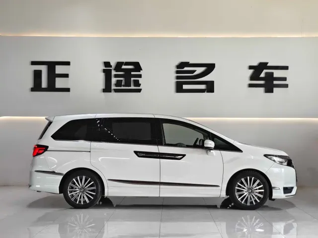 Honda Elysion — Фото автомобиля 4