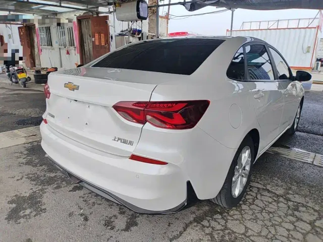 Chevrolet Monza — Фото автомобиля 6