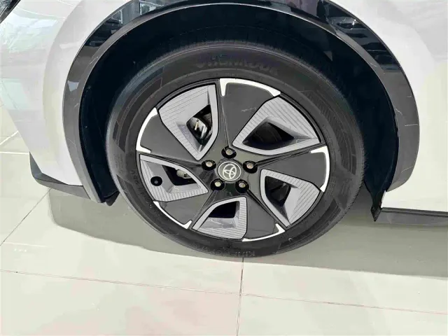 Toyota bZ3 — Фото автомобиля 4