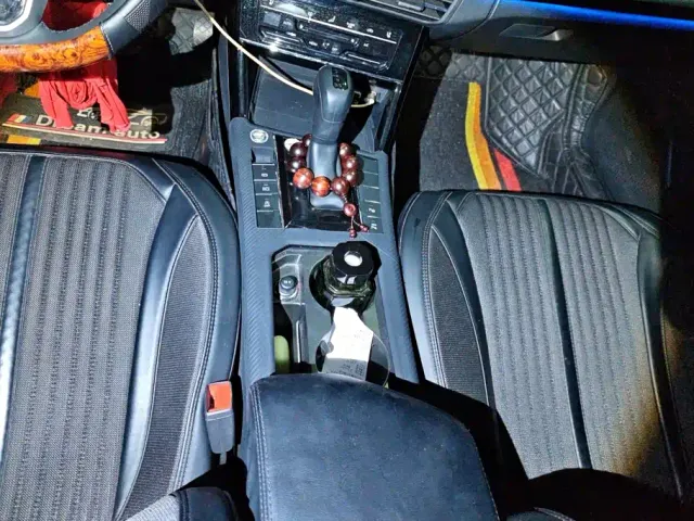 Volkswagen Passat — Фото автомобиля 16