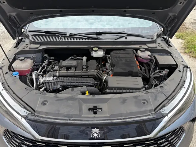 BYD Qin L — Фото автомобиля 16