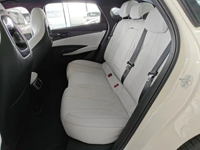 BYD Seal 06 — Фото автомобиля 16