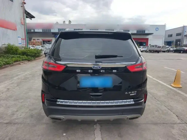 Ford Edge — Фото автомобиля 5
