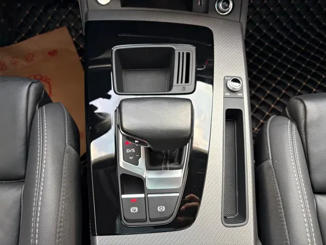 Audi Q5L — Фото автомобиля 14