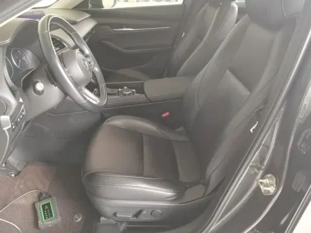 Mazda Axela — Фото автомобиля 14