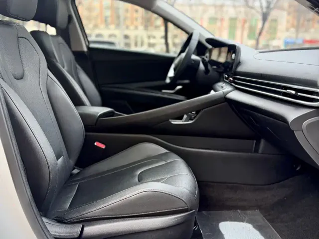 Hyundai Elantra — Фото автомобиля 13